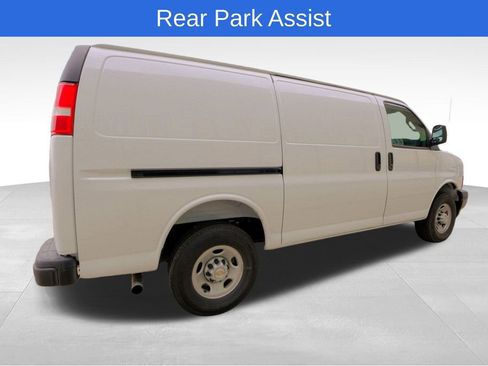 Used 2025 Chevrolet Express 2500 w/ Driver Convenience Package image 7
