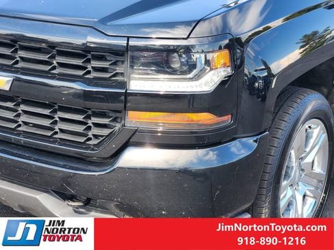 Used 2018 Chevrolet Silverado 1500 Custom w/ Custom Value Package RWD image 11