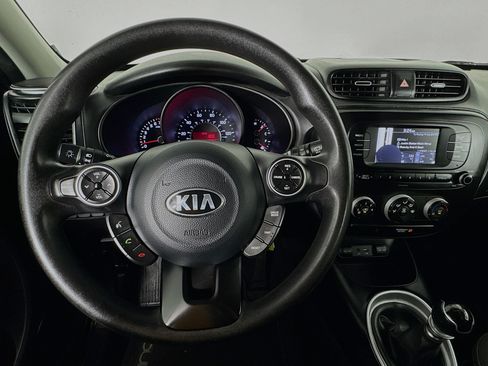 Used 2018 Kia Soul FWD image 10