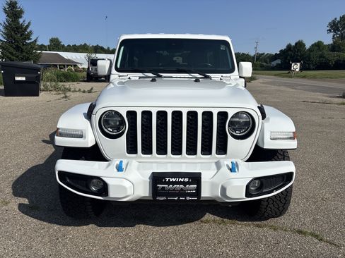 Used 2021 Jeep Wrangler Unlimited Sahara AWD/4WD image 13