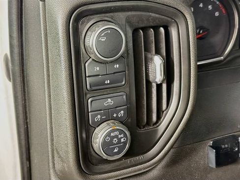 Used 2022 Chevrolet Silverado 2500 Custom w/ Custom Value Package AWD/4WD image 10