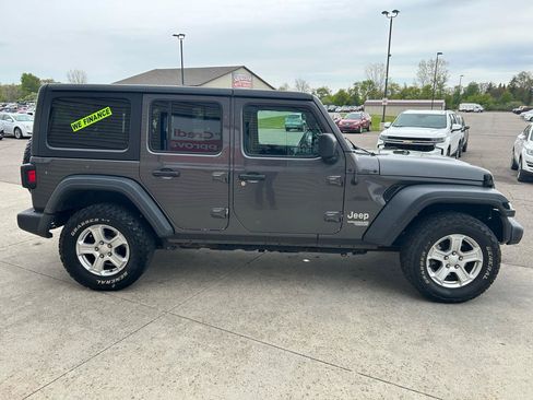 Used 2018 Jeep Wrangler Unlimited Sport S AWD/4WD image 4