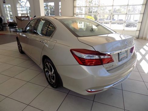 Used 2016 Honda Accord LX image 5