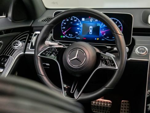 Used 2023 Mercedes-Benz S 500 4MATIC w/ AMG Line image 12