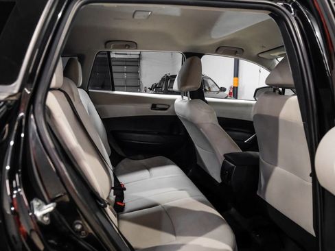 Used 2023 Toyota Corolla Cross L FWD image 31