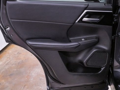 Used 2024 Mitsubishi Outlander SE image 33