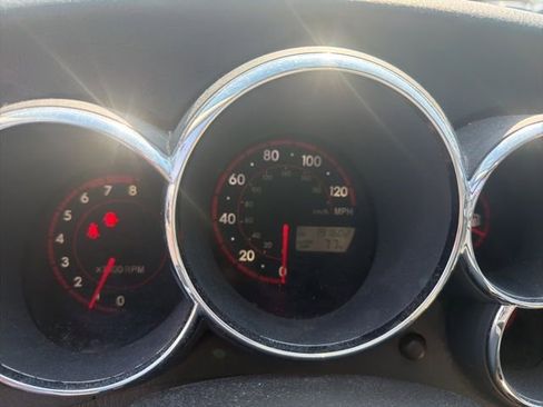 Used 2005 Toyota Matrix image 21