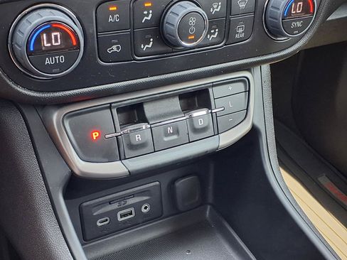 Used 2024 GMC Terrain AT4 w/ Infotainment Package II AWD/4WD image 19