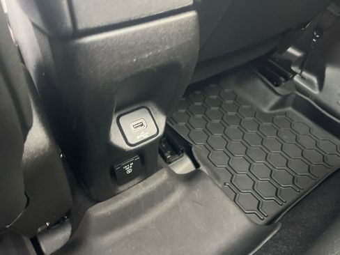 Used 2019 Jeep Renegade Limited w/ Quick Order Package 22P image 23