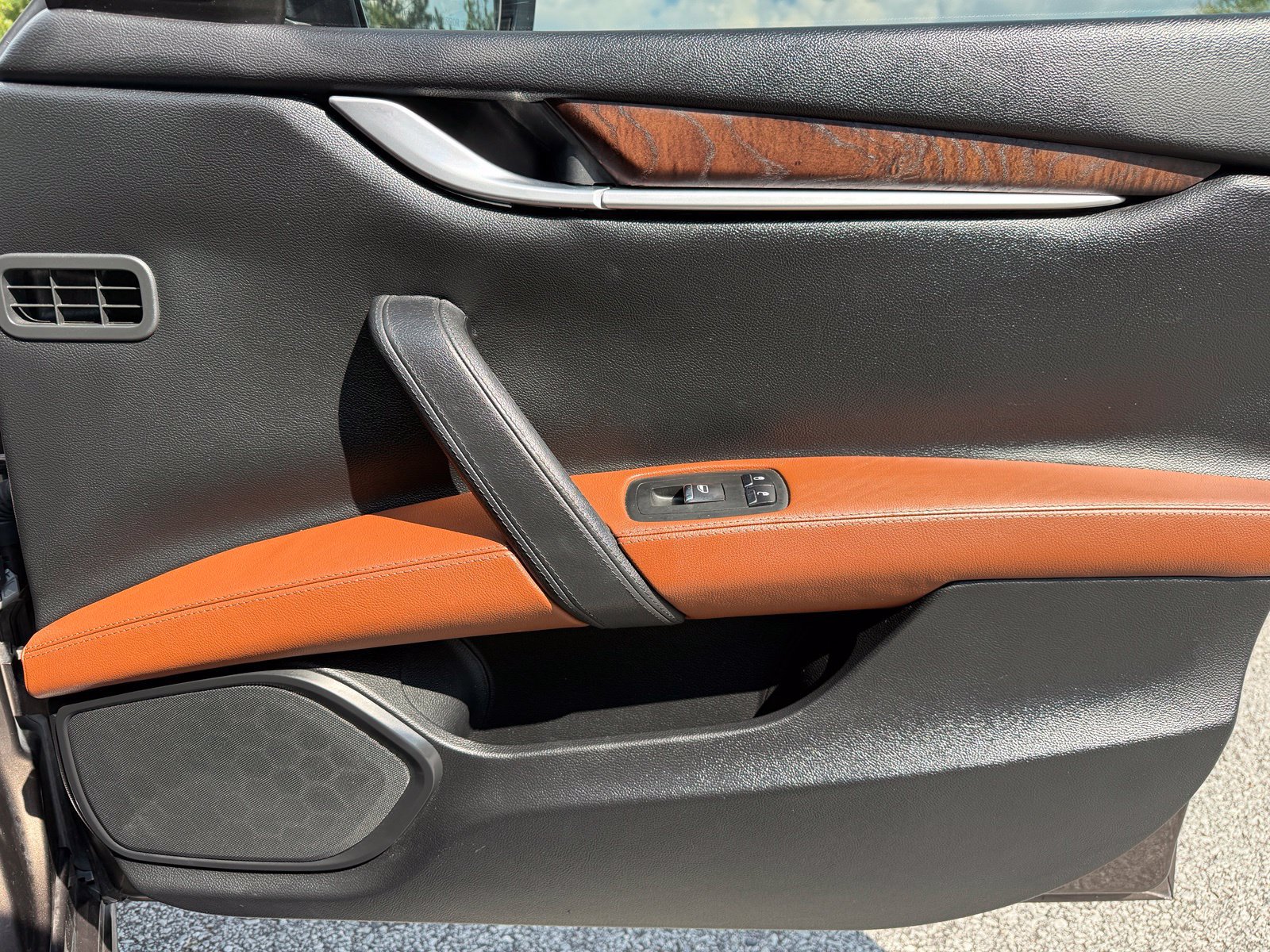 Used 2016 Maserati Ghibli RWD image 45