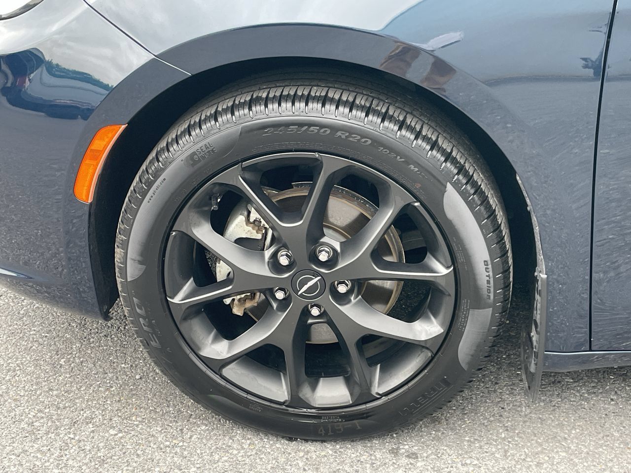 Used 2024 Chrysler Pacifica Touring-L w/ S Appearance Package FWD image 26