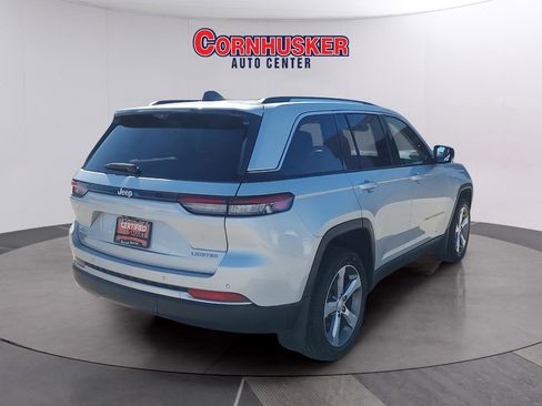 Used 2022 Jeep Grand Cherokee Limited w/ Luxury Tech Group II image 8