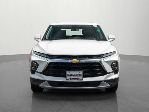 Used 2025 Chevrolet Blazer LT AWD/4WD image 2