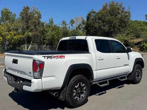 Used 2020 Toyota Tacoma TRD Off-Road w/ Technology Package image 5