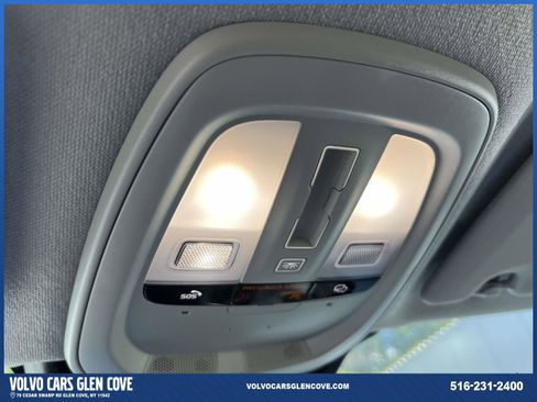 Used 2025 Volvo XC40 B5 Ultra w/ Climate Package image 33