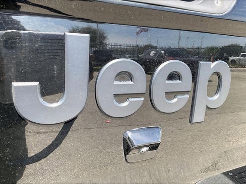 Used 2020 Jeep Gladiator Sport w/ Quick Order Package 24S image 28