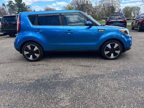 Used 2019 Kia Soul + FWD image 22