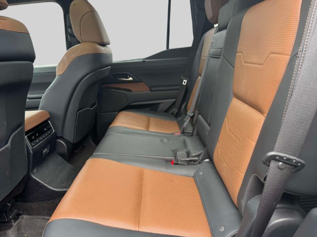 Used 2024 Lexus GX 550 w/ Accessory Package (2T) AWD/4WD image 21