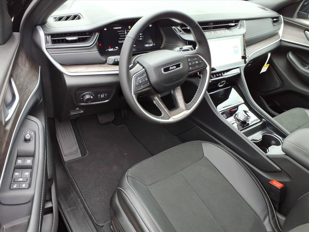 New 2027 Jeep Grand Cherokee Altitude AWD/4WD image 19