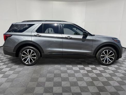 Used 2025 Ford Explorer ST-Line AWD/4WD image 10