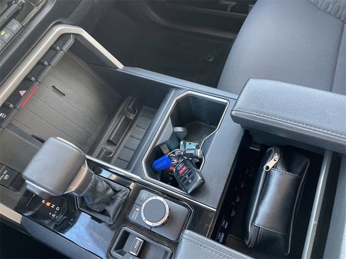 Used 2022 Toyota Tundra SR5 w/ SR5 Convenience Package image 21