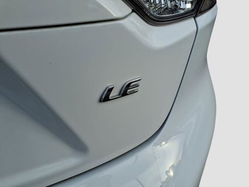 Used 2024 Toyota Corolla LE w/ LE Convenience Package image 6