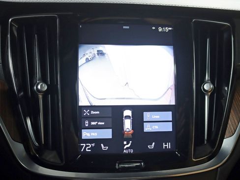 Used 2020 Volvo V60 T5 Cross Country image 19