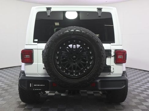 Used 2019 Jeep Wrangler Unlimited Sahara AWD/4WD image 5