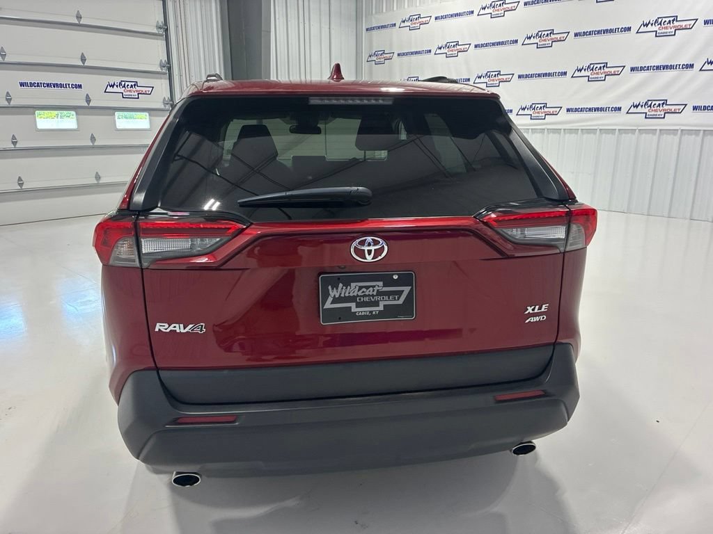 Used 2025 Toyota RAV4 XLE AWD/4WD image 5