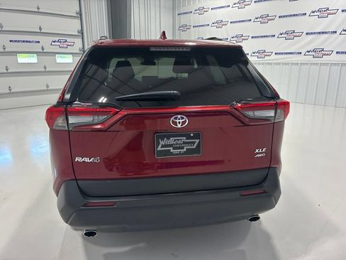 Used 2025 Toyota RAV4 XLE AWD/4WD image 5