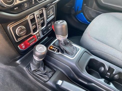 Used 2024 Jeep Wrangler Unlimited Rubicon w/ Safety Group AWD/4WD image 24