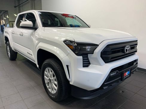 Used 2024 Toyota Tacoma SR5 image 2