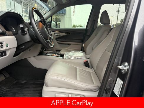 Used 2022 Honda Pilot Touring image 10