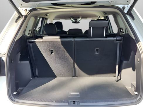 Used 2025 Volkswagen Atlas SE FWD image 26