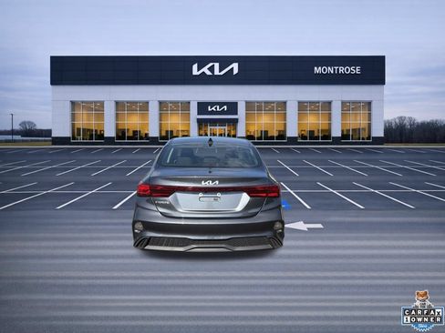 Certified 2024 Kia Forte LXS FWD image 7