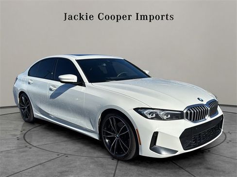 Used 2023 BMW 330i Sedan w/ M Sport Package image 7