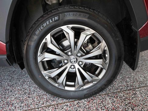 Certified 2023 Toyota RAV4 XLE Premium AWD/4WD image 31