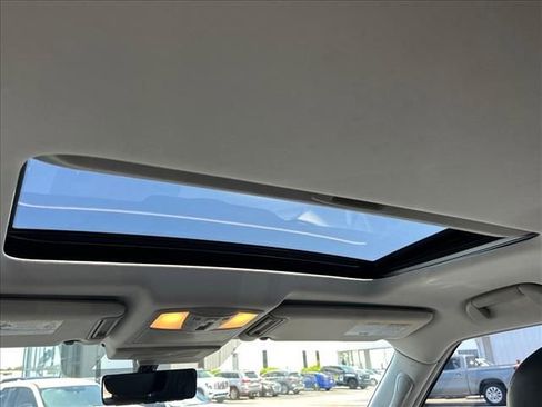 Used 2018 Nissan Armada Platinum RWD image 16