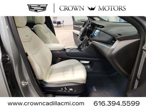 Used 2024 Cadillac XT5 Sportv AWD/4WD image 32