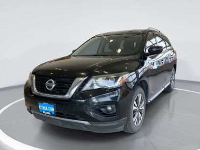 Used 2017 Nissan Pathfinder SV