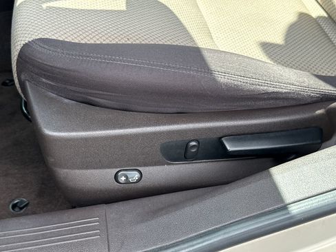 Used 2011 Chevrolet Malibu LS FWD image 14