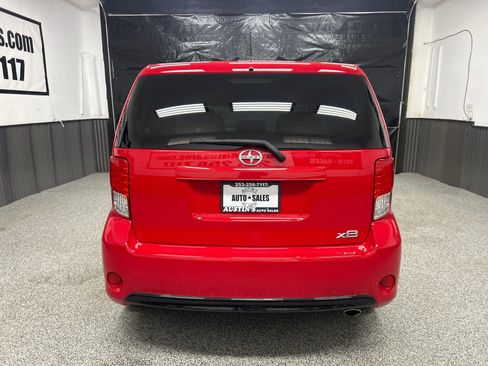 Used 2014 Scion xB FWD image 5