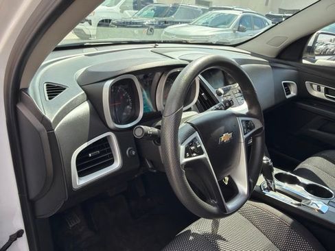 Used 2017 Chevrolet Equinox LT FWD image 14