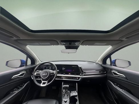 Used 2025 Kia Sportage EX w/ Premium Package image 19