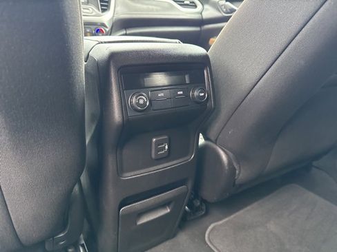 Used 2018 GMC Acadia SLE image 19