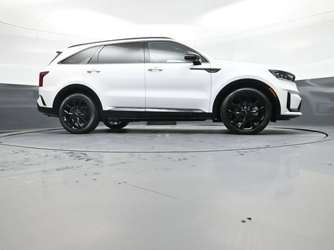 Certified 2023 Kia Sorento SX image 31