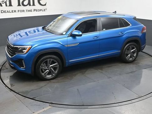 Used 2024 Volkswagen Atlas Cross Sport SEL R-Line AWD/4WD image 45
