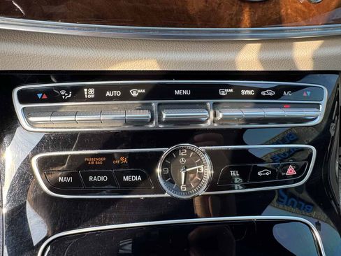Used 2017 Mercedes-Benz E 300 4MATIC image 17