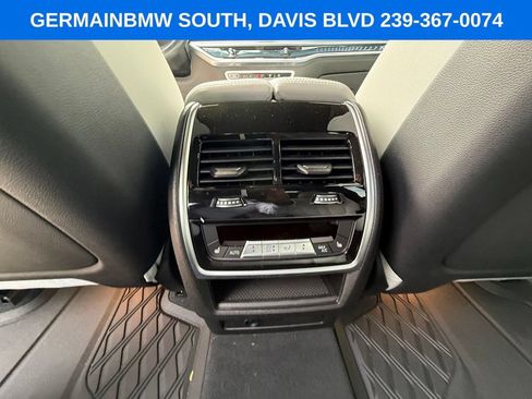 Used 2025 BMW X7 xDrive40i w/ Executive Package AWD/4WD image 18