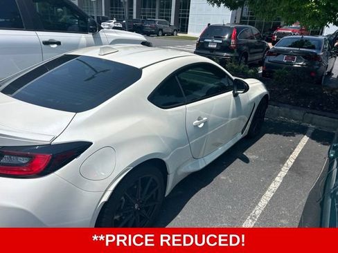 Used 2025 Toyota GR86 Premium RWD image 2